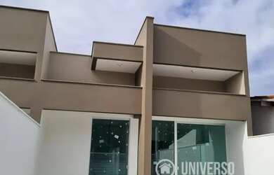 Imagem: A casa possui 3 Dormitórios, 2 Banheiros e 2 Vagas na garagem