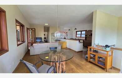 Imagem: A casa em condomínio possui 4 Dormitórios, 5 Banheiros, 4