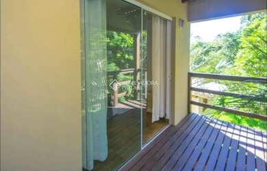 Imagem 14: Casa com amplo terreno na Praia do Rosa - Conforto e localização privilegiada