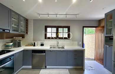 Imagem: A casa para alugar possui 4 Dormitórios, 4 Banheiros, 5 Vagas