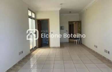 Imagem: O depósito possui 1 Vaga na garagem, 45m² de Área e está