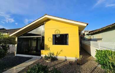 Imagem: A casa possui 2 Dormitórios, 1 Banheiro, 100m² de Área e