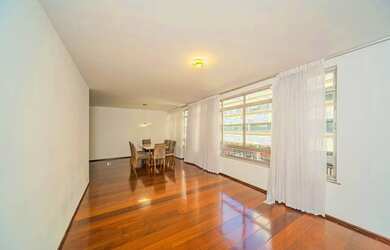 Imagem: O apartamento possui 4 Dormitórios, 2 Banheiros, 1 Vaga na