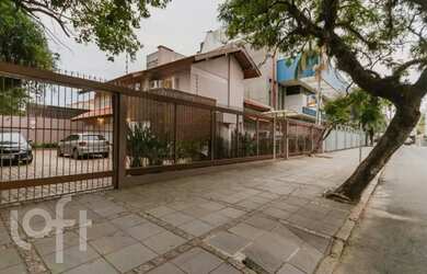 Imagem 5: Casa à venda em Menino Deus com 300 m², 8 quartos, 4 suítes, 9 vagas