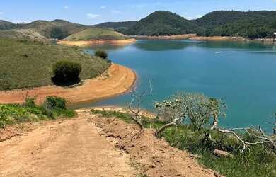 Imagem: O terreno possui 5.000m² de Área e está localizado em Altos