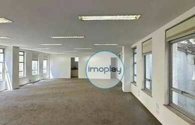 Imagem: O depósito possui 1 Vaga na garagem, 103m² de Área e está