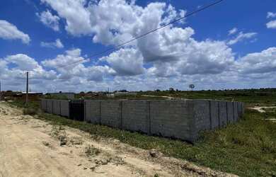 Imagem: O terreno possui 560m² de Área e está localizado em Centro