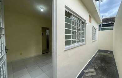 Imagem: A casa em condomínio possui 2 Dormitórios, 1 Banheiro, 60m²