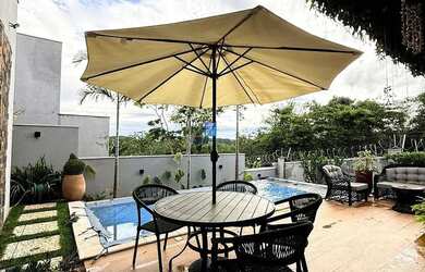 Imagem: A casa em condomínio possui 3 Dormitórios, 5 Banheiros, 4