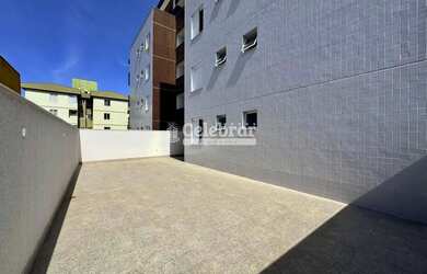 Imagem: O apartamento possui 3 Dormitórios, 2 Banheiros, 2 Vagas na