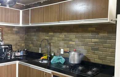 Imagem: A casa em condomínio possui 1 Dormitório, 2 Banheiros, 1 Vaga