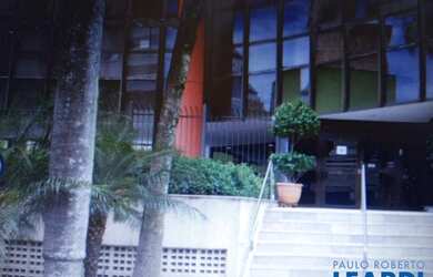 Imagem: O depósito possui 2 Vagas na garagem, 90m² de Área e está