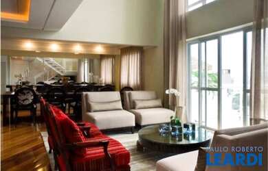 Imagem: O apartamento na cobertura possui 3 Dormitórios, 5 Banheiros