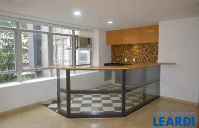 Imagem: O depósito possui 1 Vaga na garagem, 198m² de Área e está