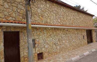 Imagem: A casa possui 5 Dormitórios, 5 Banheiros, 5 Vagas na garagem