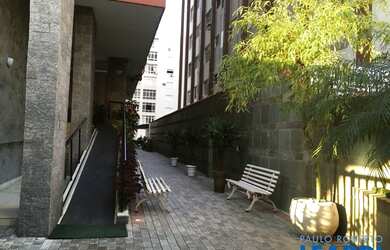 Imagem: O apartamento possui 1 Dormitório, 1 Banheiro, 1 Vaga na garagem