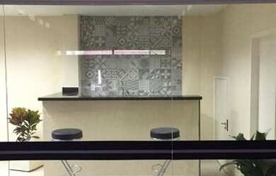 Imagem: O depósito possui 5 Vagas na garagem e 500m² de Área e está