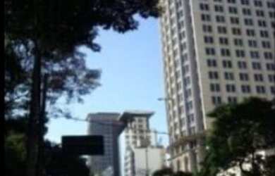 Imagem: O depósito possui 5 Vagas na garagem, 242m² de Área e está