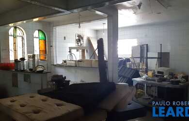 Imagem: O depósito possui 480m² de Área e está localizado em Jardim