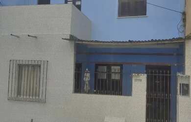 Imagem: A casa possui 2 Dormitórios, 1 Banheiro, 1 Vaga na garagem