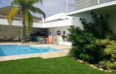 Imagem: A casa em condomínio possui 4 Dormitórios, 2 Banheiros, 4