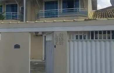 Imagem: A casa possui 2 Dormitórios, 2 Banheiros, 4 Vagas na garagem