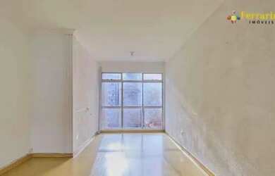 Imagem: O apartamento possui 3 Dormitórios, 1 Banheiro, 1 Vaga na garagem