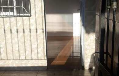 Imagem 3: Aluga-se casa. 2 Banheirose2 Dormitórios