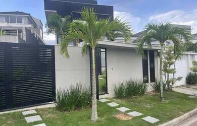 Imagem: A casa em condomínio possui 3 Dormitórios, 5 Banheiros, 3