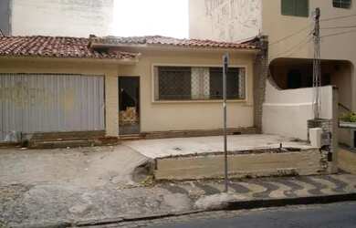 Imagem: A casa possui 1 Dormitório, 1 Banheiro, 4 Vagas na garagem