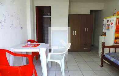 Imagem: O apartamento possui 1 Dormitório, 1 Banheiro, 1 Vaga na garagem