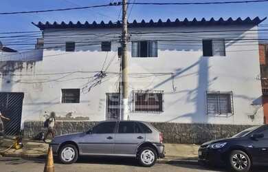 Imagem: A casa possui 3 Dormitórios, 2 Banheiros, 1 Vaga na garagem