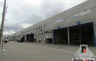 Imagem: O depósito possui 5 Vagas na garagem e 1025m² de Área e está