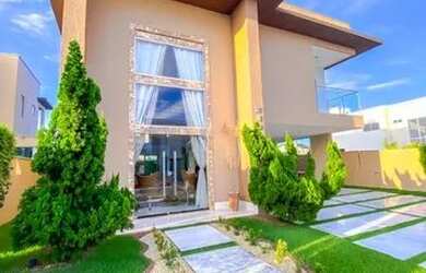 Imagem: A casa em condomínio possui 4 Dormitórios, 5 Banheiros, 2