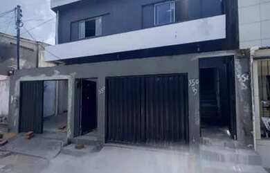 Imagem: A casa possui 3 Dormitórios, 2 Banheiros, 1 Vaga na garagem