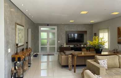 Imagem: A casa em condomínio possui 4 Dormitórios, 5 Banheiros, 4