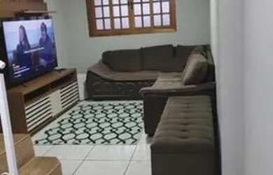 Imagem: A casa possui 3 Dormitórios, 1 Banheiro, 1 Vaga na garagem