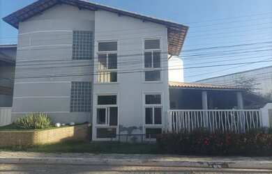 Imagem: A casa em condomínio possui 3 Dormitórios, 3 Banheiros, 2