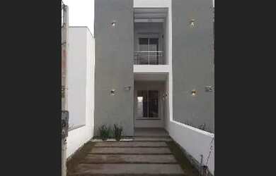 Imagem: A casa possui 2 Dormitórios, 3 Banheiros, 1 Vaga na garagem