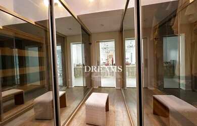 Imagem: A casa em condomínio possui 4 Dormitórios, 5 Banheiros, 5