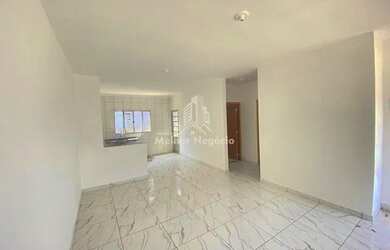 Imagem: A casa possui 2 Dormitórios, 2 Banheiros, 2 Vagas na garagem