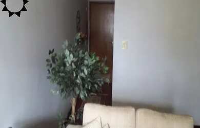 Imagem: O apartamento possui 3 Dormitórios, 1 Banheiro, 2 Vagas na