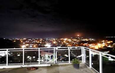 Imagem: A casa possui 2 Dormitórios, 2 Banheiros, 1 Vaga na garagem