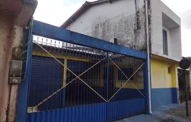 Imagem: A casa possui 3 Dormitórios, 4 Banheiros, 4 Vagas na garagem