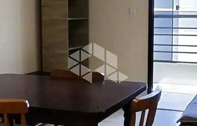 Imagem: O apartamento possui 1 Dormitório, 1 Banheiro, 1 Vaga na garagem