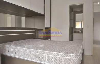 Imagem 15: Amplo apartamento semimobiliado com sacada no Novo Mundo