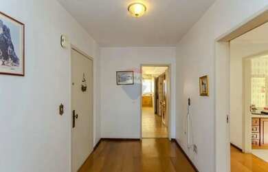 Imagem 7: Apartamento 4 domitórios dependência, 2 vagas, com elevador, em frente...