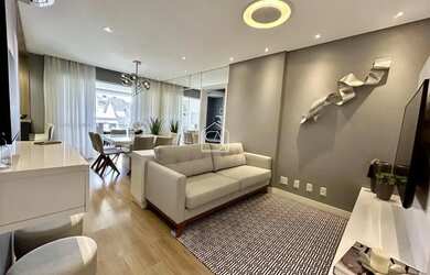 Imagem: O apartamento possui 2 Dormitórios, 1 Banheiro, 1 Vaga na garagem