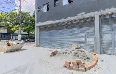 Imagem: O depósito possui 2 Vagas na garagem, 160m² de Área e está