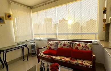 Imagem: O apartamento possui 3 Dormitórios, 1 Banheiro, 3 Vagas na